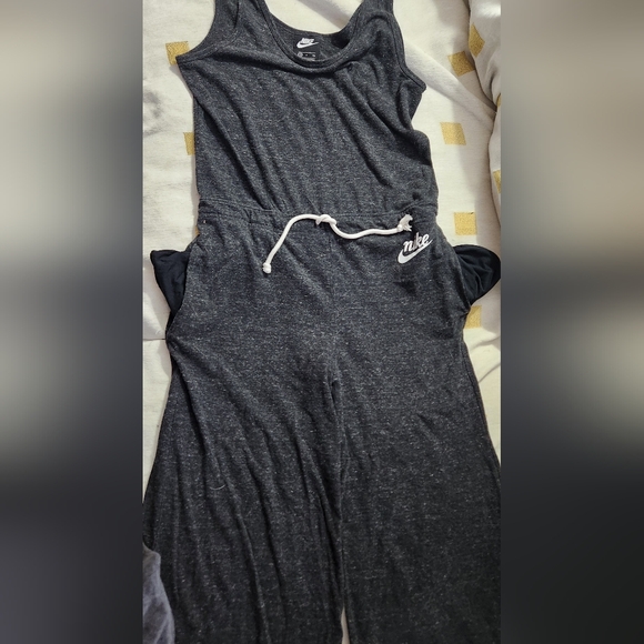 Nike Grey Jumpsuit with‎ Drawstring - Picture 6 of 7